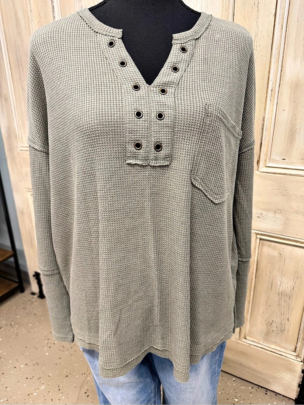 Entro - Waffle Knit Henley Tunic in Green
Sz M EUC